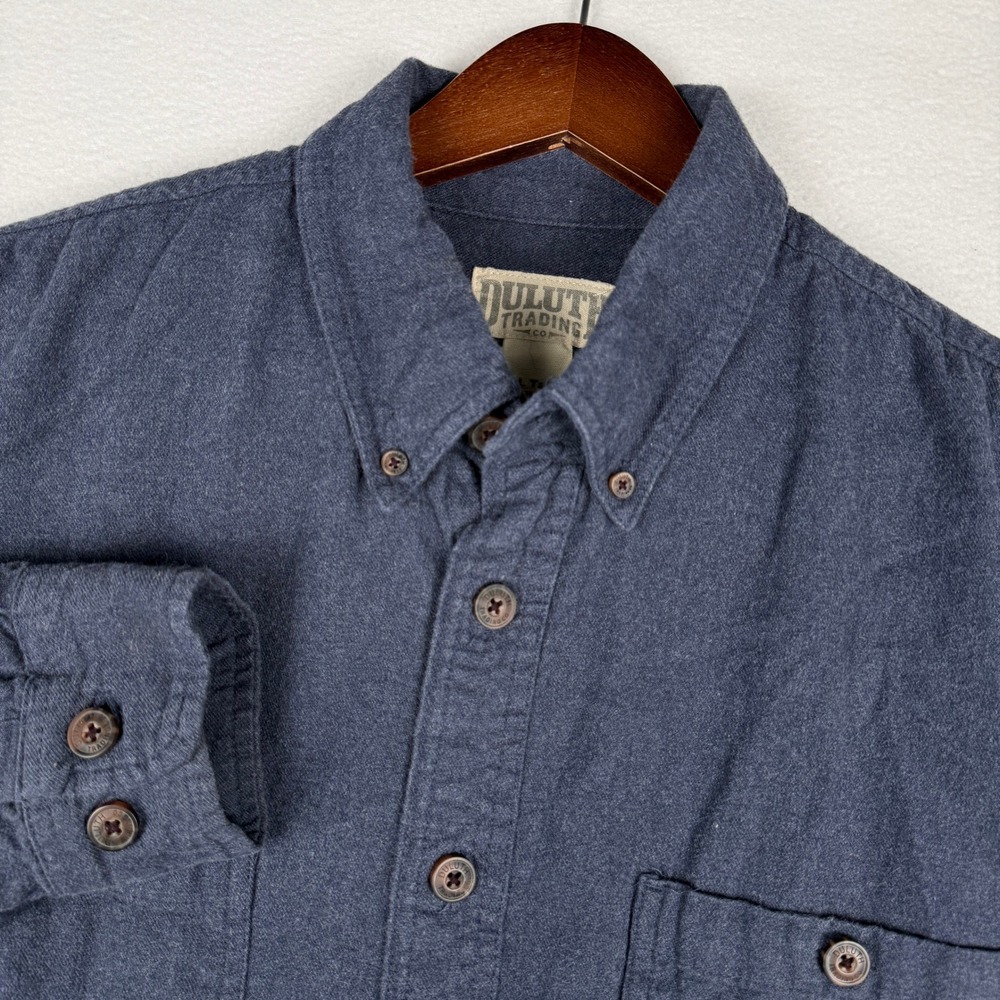 Duluth Trading Co Free Swingin' Flannel Mens LT Navy Blue Shirt Pockets 89328